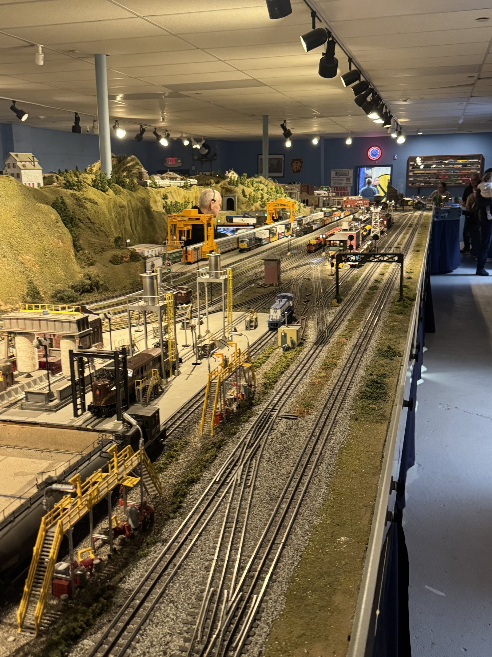 Gantry crane scene — NLOE O-gauge layout Levittown NY Long Island