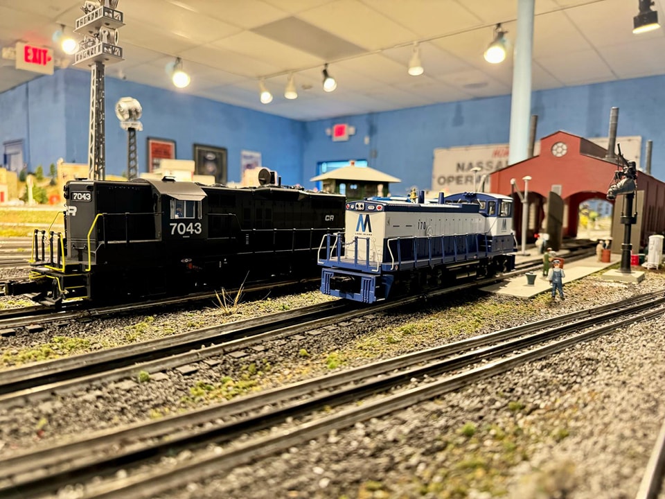 Diesel engines on NLOE O-gauge layout — Nassau Lionel Operating Engineers Long Island